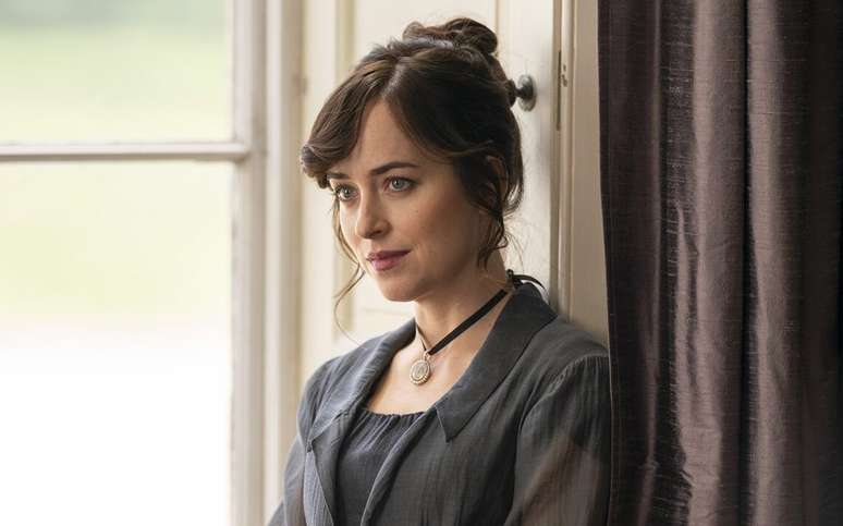 Dakota Johnson como Anne Ellit em “Persuasão” —