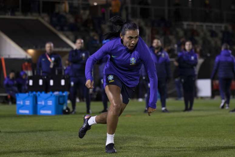 Seleção nacional de futebol feminino realiza último treino antes