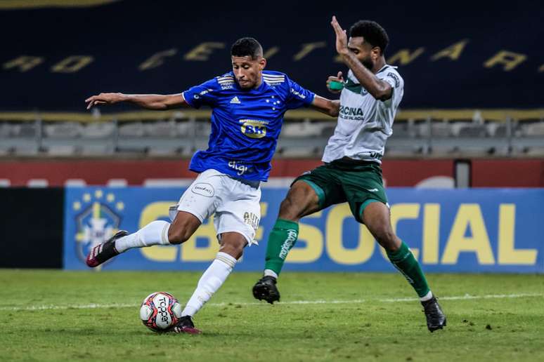 Há quatro jogos sem vencer, Goiás encara o Cruzeiro, há quatro jogos sem  perder - Esporte Goiano