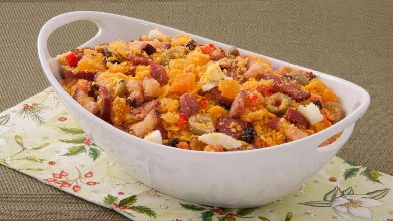 Farofa agridoce com lingui&ccedil;a