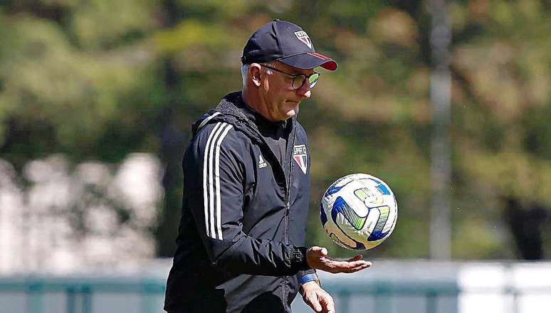 Dorival regrets the defeat and focuses on the Copa do Brasil