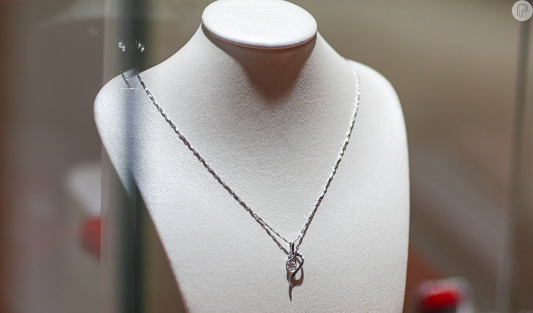The luxury that no one sees in the shop window: where do they keep the most expensive jewels in the jewelery catalogue?