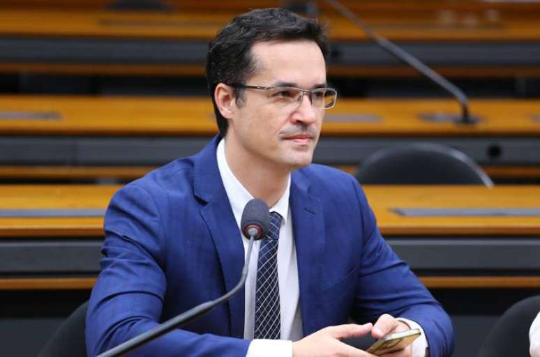 O ex-deputado Deltan Dallagnoll ironizou o uso de delação premiada em investigação do assassinato de Marielle e Anderson.