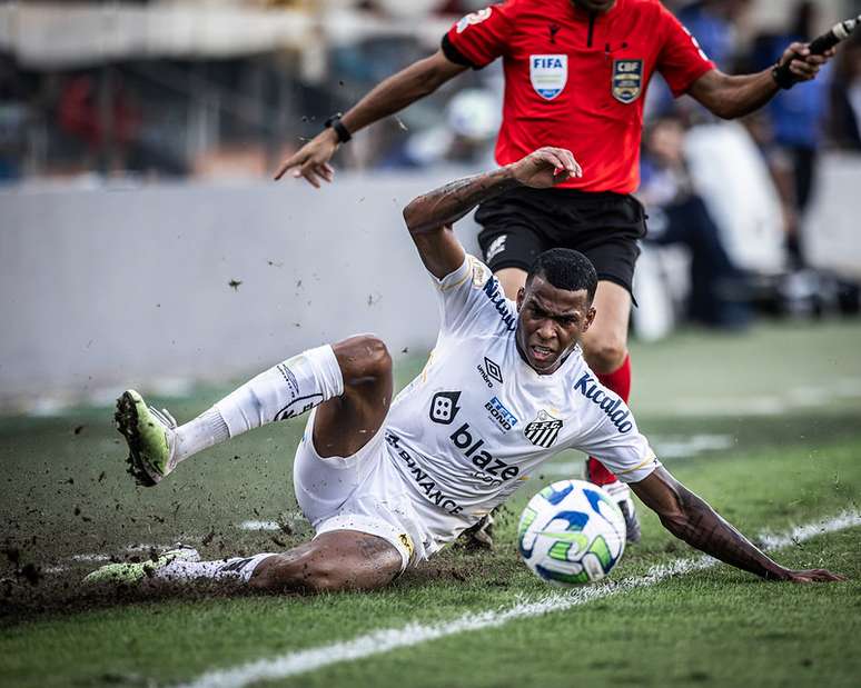 Jean Lucas fez sua estreia contra o Botafogo –