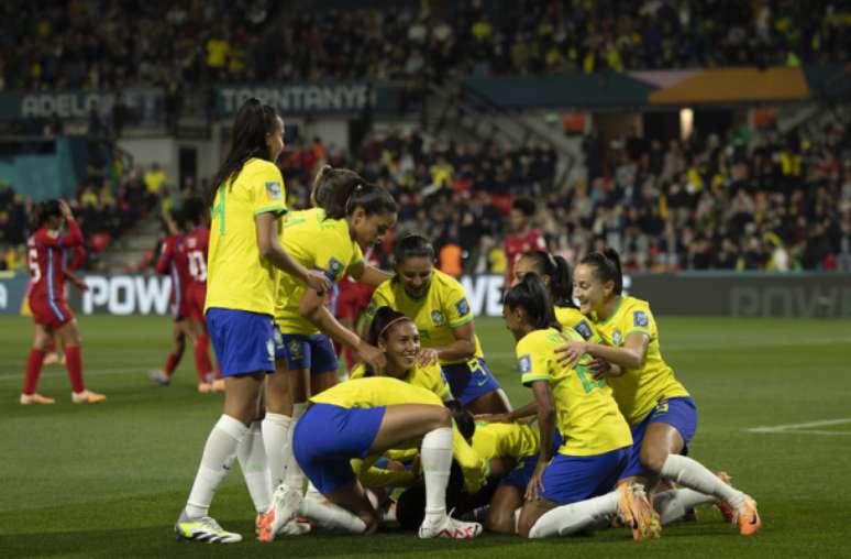 França vence seleção brasileira e é campeã do Torneio