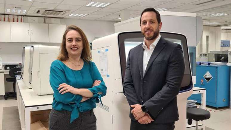 Vivian Escobar, diretora comercial de Ciências da Vida da Thermo Fisher Scientific, e Nicolas Marchon, diretor de Ciências Genéticas LatAm da Thermo Fisher Scientific