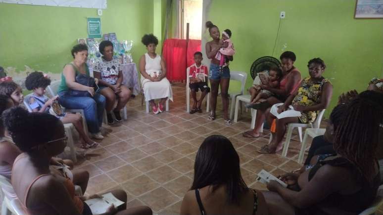 Reuniões com mães e gestantes do projeto Gerando no Juramento acontecem em espaço cedido pela associação de moradores