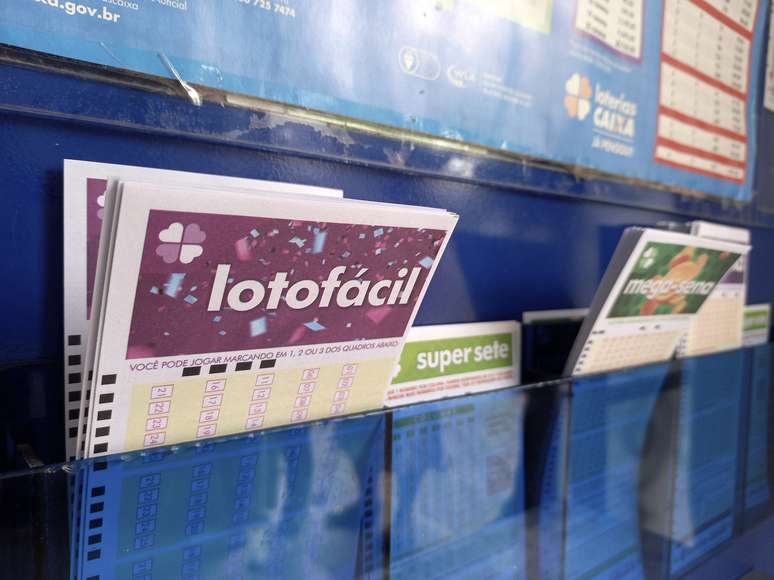 A Lotofácil está entre as loterias que oferecem maior probabilidade de o apostador conquistar o prêmio principal. Mas, ainda assim, as chances são mínimas