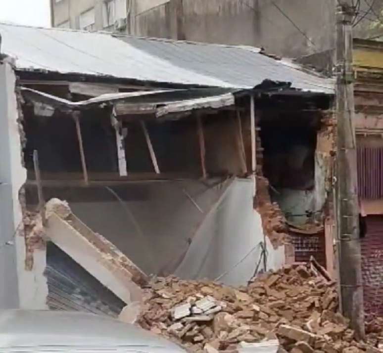 Prédio desaba em BH: vídeo mostra momento da queda