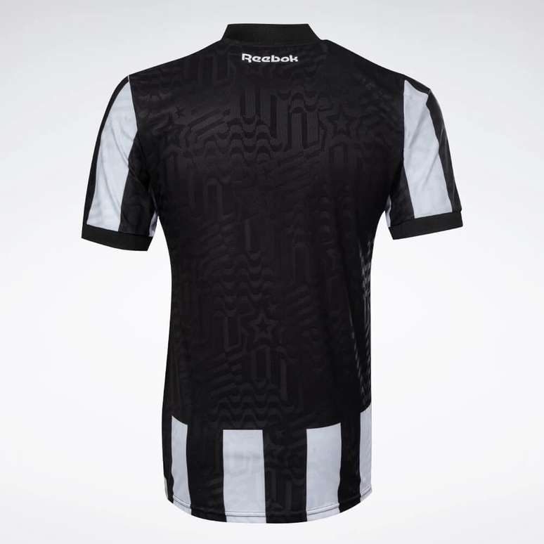 Parte de t&aacute;s do modelo da nova camisa &ndash;