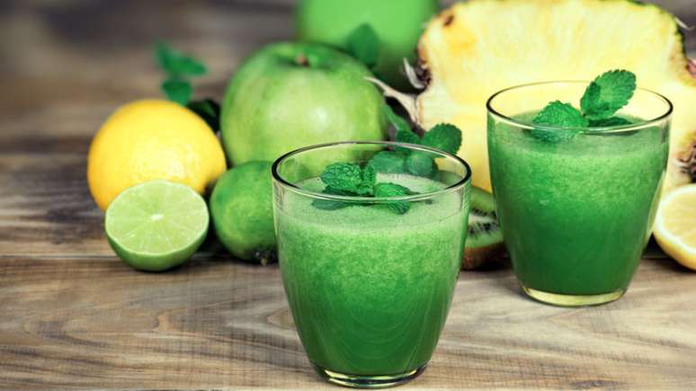 Pineapple juice with chlorophyll
