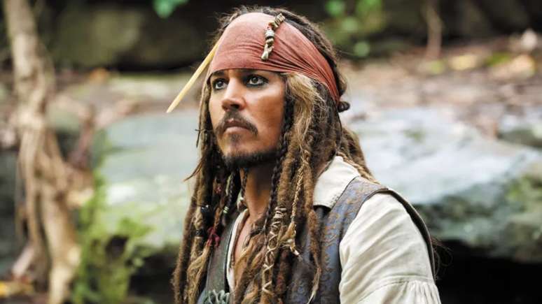 Johnny Depp como Jack Sparrow em Piratas do Caribe.