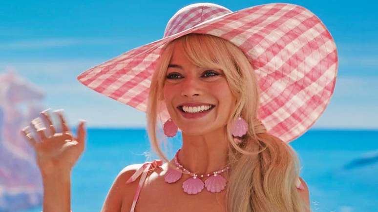 Margot Robbie será Barbie em primeiro filme sobre a boneca com atores reais  - Estadão