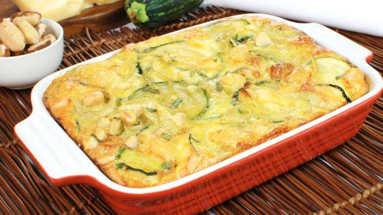 Baked omelette with zucchini