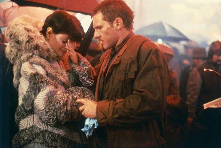 No filme Blade Runner &ndash; O Ca&ccedil;ador de Androides (1982), &eacute; poss&iacute;vel distinguir as m&aacute;quinas dos seres humanos porque elas n&atilde;o t&ecirc;m sentimentos
