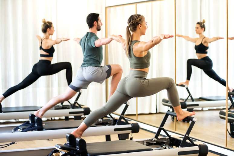 Praticar pilates promove fortalecimento muscular, melhora da flexibilidade, equilíbrio e consciência corporal