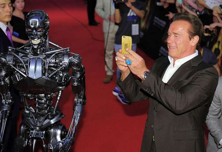 Filmes como O Exterminador do Futuro apresentam a intelig&ecirc;ncia artificial como um risco para a sobreviv&ecirc;ncia da humanidade