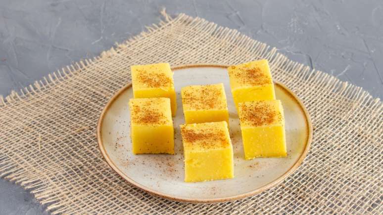 Curau de leite de coco com pa&ccedil;oca