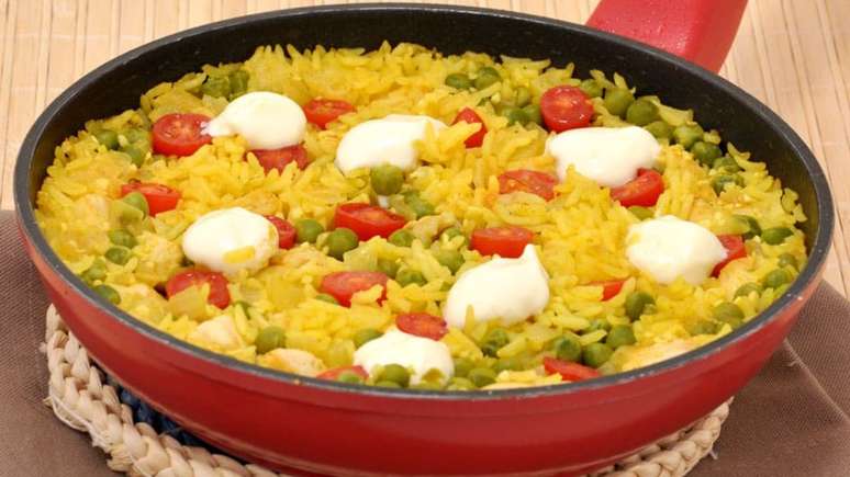 Arroz de frigideira com frango