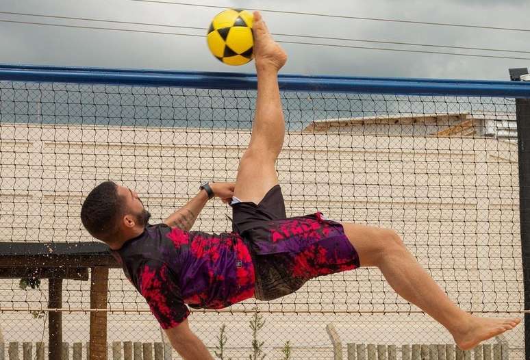 Ronaldo Castro é atleta goiano de futevôlei 