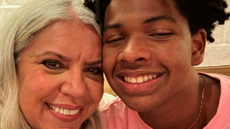 Astrid Fontenelle celebra mais um ano de filho, Gabriel: "De repente 15!"