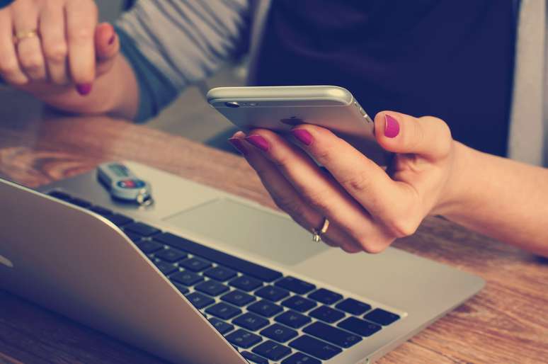 Mulheres podem ser as mais afetadas pela IA no mercado de trabalho