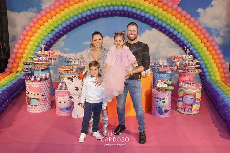 Natália, Zé Neto e os filhos Angelina e José