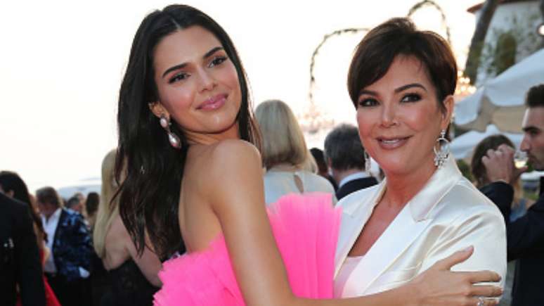 Kendall Jenner revela pressão da mãe para se casar logo