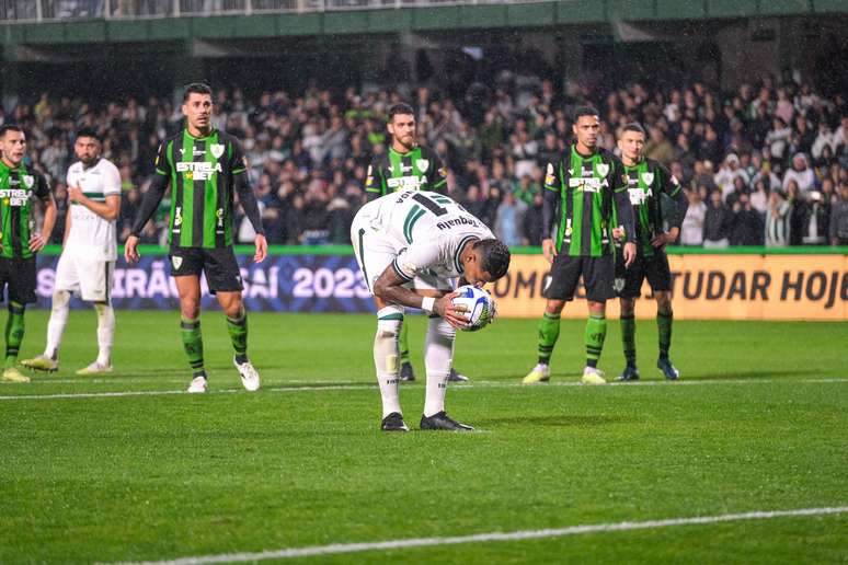 Alef Manga é o artilheiro do Coritiba 