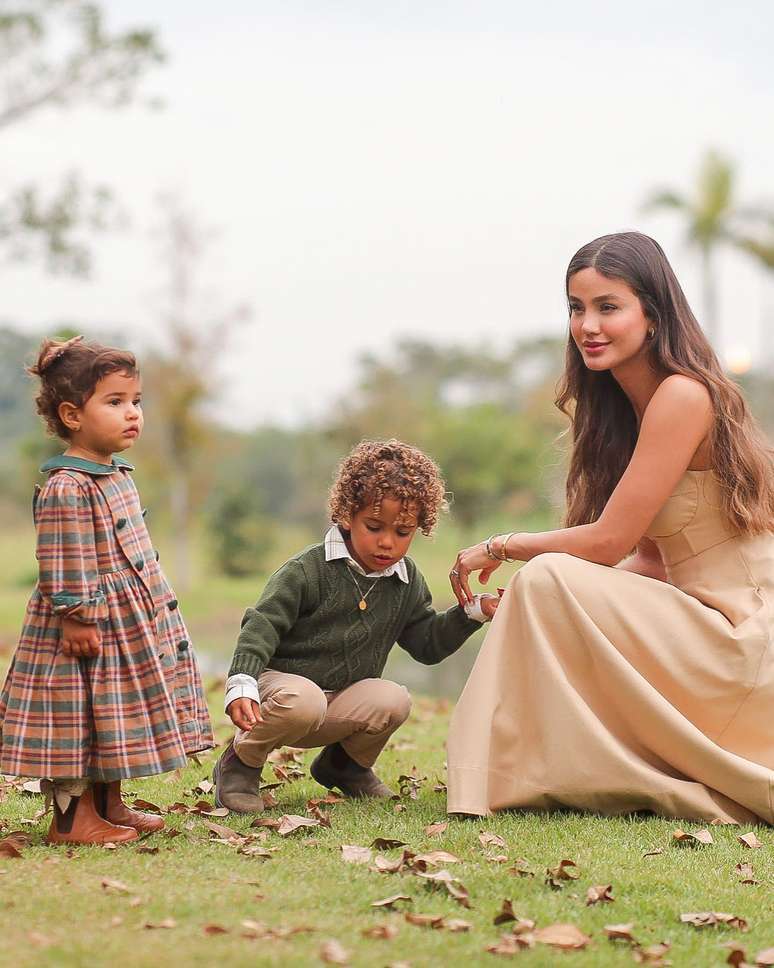 Biah e seus filhos com Sorocaba