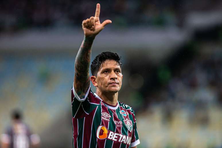 Com gol de Cano, Fluminense vence Santos pelo Brasileirão
