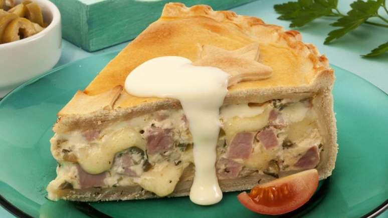 Empadão de presunto e queijo
