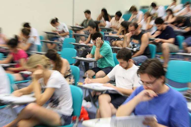 Alunos na segunda fase do Vestibular da Unicamp