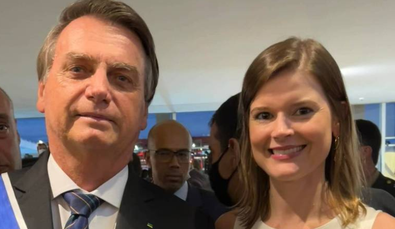 O ex-presidente Jair Bolsonaro (PL) ao lado de Marta Seillier