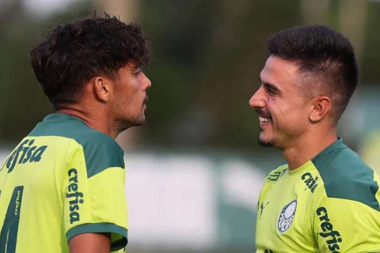 Gustavo Scarpa e Willian Bigode na época que atuaram juntos pelo Palmeiras