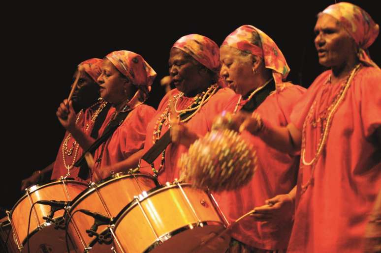Show de música das Meninas de Sinhá, da periferia de Belho Horizonte. Atividades culturais ressignificam velhice