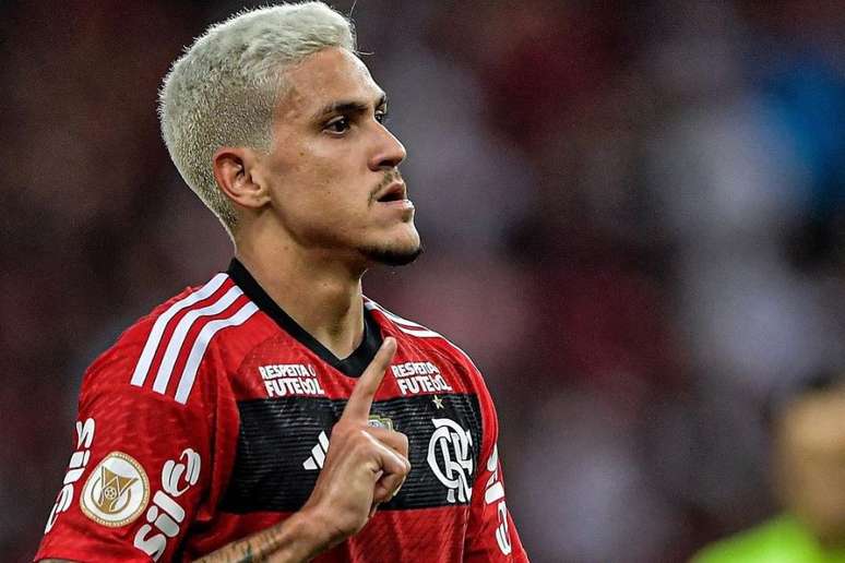 Ele jogou por São Paulo e Flamengo, agora é investigado por um delito