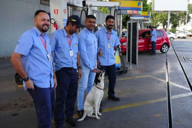 Charles ganhou o coração de frentistas e clientes do posto em Taguatinga