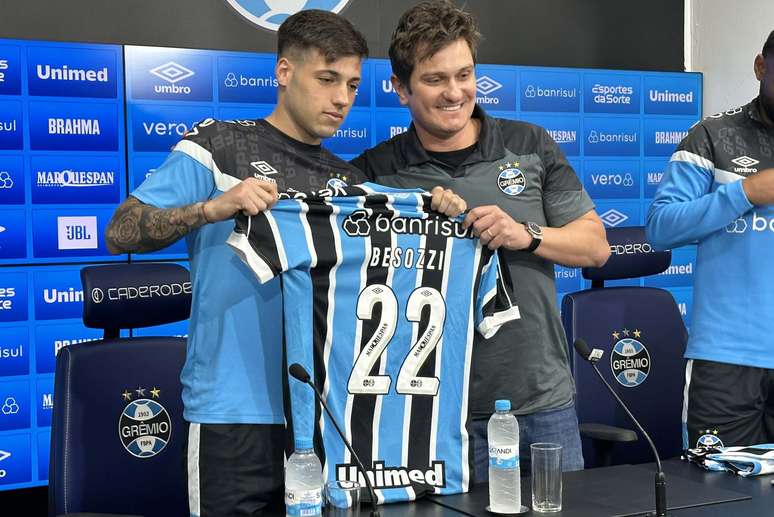 100% grêmio 4% PM OFICIAL I =+0+- GRÊMIO Gremio Gremio Hoje Sou