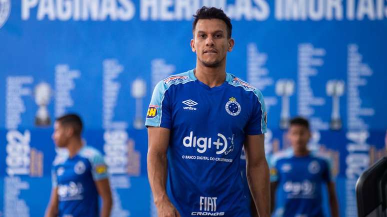 Henrique obrigou reintegração ao clube através de limitar na justica 