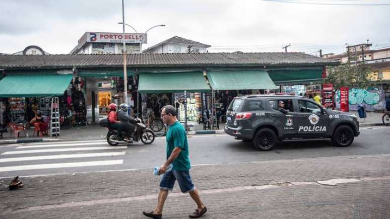 Agentes patrulham ruas do Guarujá durante a Operação Escudo