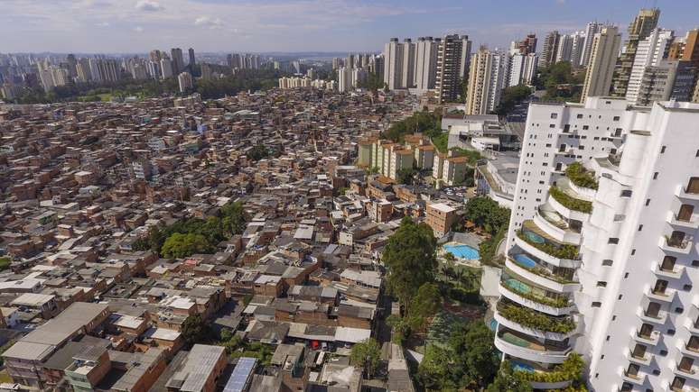 'Sem ampliar a tributação dos mais ricos, fica muito difícil para o Estado conseguir reduzir os tributos sobre os mais pobres', diz coordenador da campanha 'Tributar os Super-Ricos'