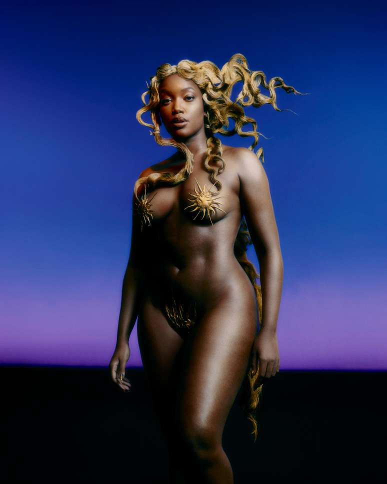 A cantora brinca com a mitologia que envolve a deusa Afrodite no novo trabalho A cantora brinca com a mitologia que envolve a deusa Afrodite no novo trabalho