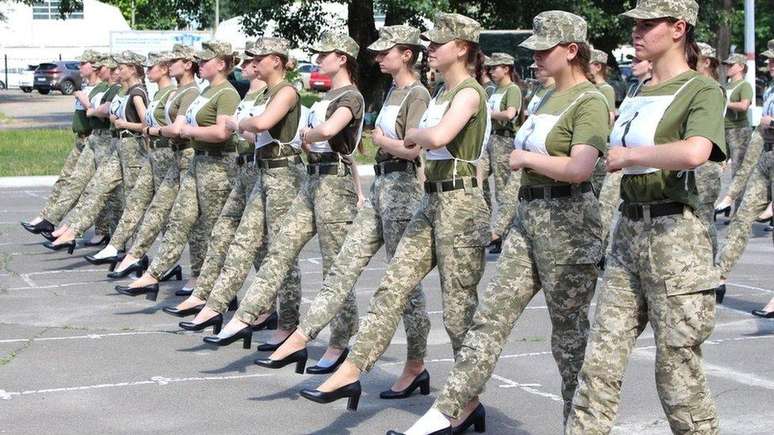 Exército brasileiro já treina mulheres para o front