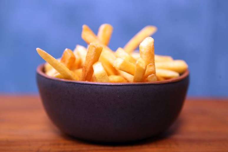 Batatas Fritas Crocantes - Tô Bem na Cozinha