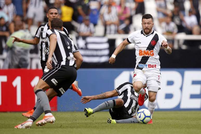 Vasco de Rossi está à beira do caos; já o Botafogo não quer perder pontos, pois pretende continuar sonhando com o título brasileiro antecipado