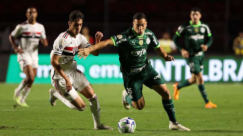 Nação Palmeirense - Elenco do Palmeiras atualizado após a saída do Renan.  Agora, só temos 25 jogadores.