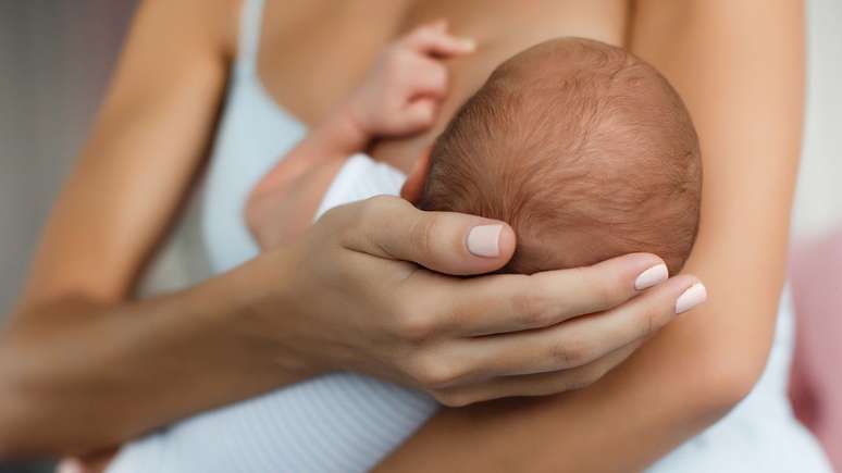 As fissuras nos mamilos dificultam a amamentação -