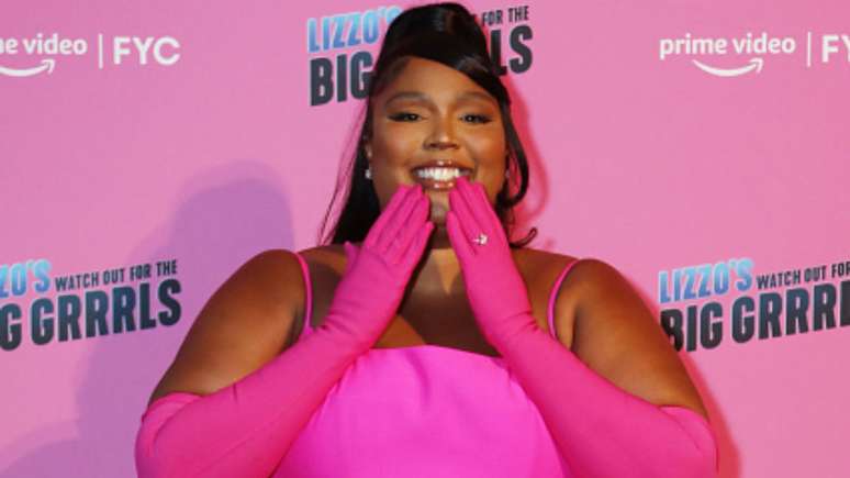 Acusada de assédio, Lizzo contrata advogado que defendeu Johnny Depp - e outras estrelas polêmicas!