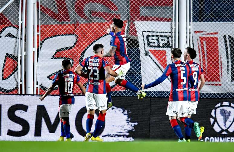 São Paulo recebe San Lorenzo e luta pela classificação na Sul